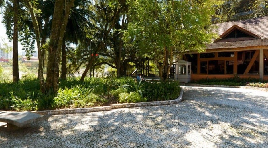 Praça do museu da cerveja (Belisario Roldan)