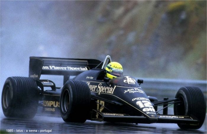 Senna conduziu com classe o Lotus-Renault embaixo do dilúvio no Estoril. Alegria da vitória naquele domingo seria "momentânea" (Sutton)