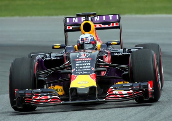 Riccardo em atuação apagada e sem pontos. O vencedor da prova canadense em 2014 sofre com os problemas na Red Bull (AP)