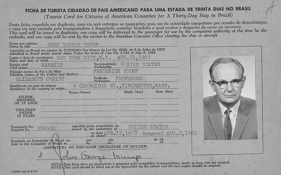 NO BRASIL - John George Trump (1907-1985), cientista (raio-x), tio do Presidente, trabalhando no Brasil. 